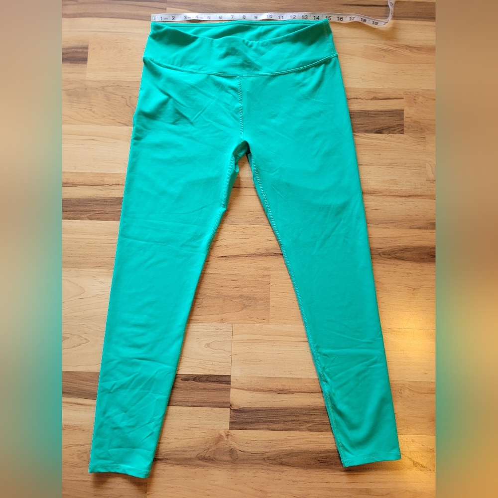 Fabletics Demi Lovato size L leggings